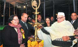 Uttarakhand Governor Dr Aziz Qureshi inaugurates Sharadotsav 2012 at Nainital on Wednesday. 