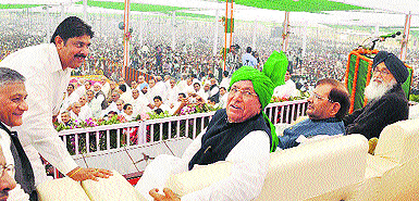 (From left) Former Army Chief VK Singh, INLD general secretary Ajay Singh Chautala, former Haryana Chief Minister Om Prakash Chautala, JD(U) leader Sharad Yadav and Punjab Chief Minister Parkash Singh Badal at a rally organised to mark the 99th birth anniversary of Devi Lal at Rewari on Thursday. 