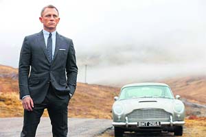 Daniel Craig