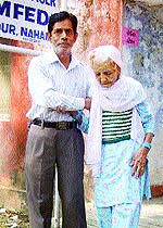 Oldest woman voter 109-year-old Aladi at Nahan.