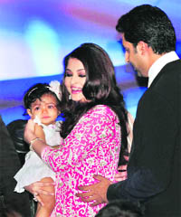 Aishwarya & Abhishek Bachchan with baby girl
