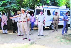 District police chief Rakesh Kumar Arya directs the participants during a mock drill by the district police on the premises of the Judicial Complex, Kurukshetra