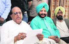 Representatives of the Muslim National Front and NGO Dishadeep inform about the mushaira to be held in Jalandhar on Sunday. Photo: Sarabjit Singh