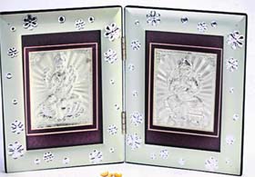 Silver decor pieces, which are premium and favourite Divali gifts