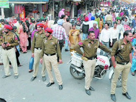 The police cordoned off the entire city to ensure safety on Divali night.