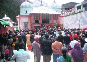 A view of the Gangotri temple abuzz with pilgrims