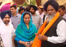 Bathinda MP Harsimrat Kaur Badal welcomes PPP leaders into SAD fold
