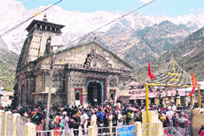  A view of Kedarnath Temple that closed for winter on Thursday; and (below) Yamunotri Temple 