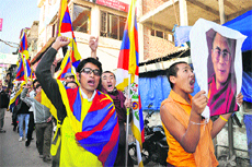 Activists of the Tibetan Youth Congress protest against Chinas new leadership at McLeodganj in Dharamsala on Thursday. 