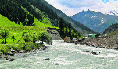 A view of the Sindh river. It is surrounded by three mountain ranges of the Himalayas  Karakoram, Zanaskar and Pir Panjal running from northwest to northeast.