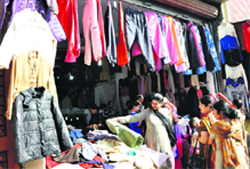 Residents shop for woolens in Jammu. Tribune photo: Inderjeet Singh