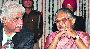 Delhi Chief Minister Sheila Dikshit with Rakesh Bharti Mittal during a programme at Nehru Sidhant Kendra in Ludhiana