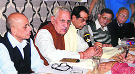 Shyam Bihari Mishra, former MP, addresses a meeting of PUnjab Pradesh Beopar Mandal in Ludhiana on Sunday.