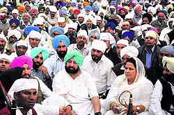 Pradesh Congress president Amarinder Singh at a function to mark the death anniversary of Congress leader Parkash Singh at Sloh village in Nawanshahr district on Sunday