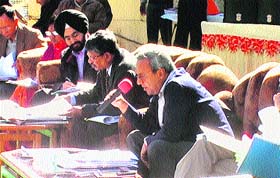 Chief Secretary Alok Kumar Jain addresses officials of the Kumaon region at Almora on Tuesday