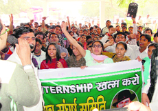 JBT students hold a demonstration at the Mini-Secretariat in Sonepat on Wednesday.