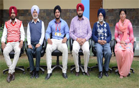 Ravinder Singh (third from left) was honoured by the college.