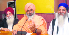 Environmentalist Balbir Singh Seechewal addresses a press conference in Jalandhar on Thursday.