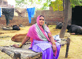 Kulwant Kaur, a cancer patient at her house.