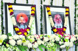 Portraits of the warring Chadha brothers were placed together at their bhog, sending out a message of unity in the family.