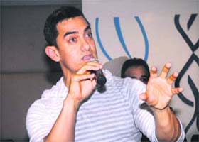 Aamir addresses mediapersons in Jalandhar on Saturday