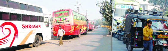 Tourist buses and autorickshaws being parked on the Shivala road in Amritsar. 