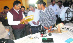 Students showcase their projects during the Technical Innovation Programme Competition organised by Shree Siddhivinayak Group of Institutions (SSGI). 