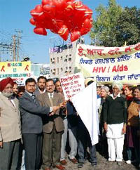 ADC (D) Mohammad Tayyab flags off an AIDS awareness rally in Bathinda on Saturday. Also seen in the picture is Civil Surgeon Dr Ajay Sahni.