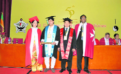 Mahant Devendra Das (second from left) being honoured in Sri Lanka recently. 