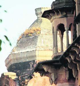 A dilapidated portion of the Mubarak Mandi complex