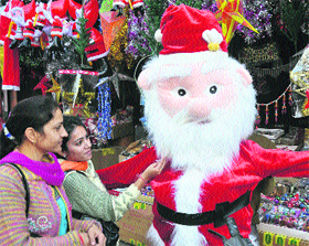 Many decorated Santa Claus have come up in Jammu.