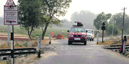An unmanned railway crossing in Jalandhar.