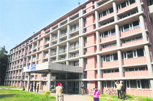 The facade of the newly constructed building at the PU.