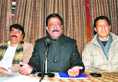 Congress spokesman Kuldeep Rathore addresses mediapersons in Shimla on Thursday.
