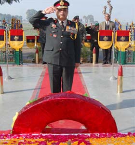 Brigadier Rakesh Raina laying a wreath at the 1971 war memorial on Vijay Diwas