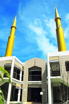 A modern mosque on Rasdhoo island