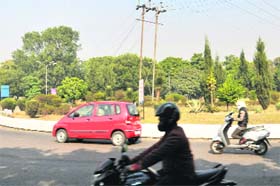 Traffic lights will also come up at the Sectors 18-21-19-20 roundabout