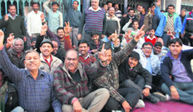 Shopkeepers of Arhat Bazaar protest against the new traffic plan enforced in their market in Dehradun on Tuesday.