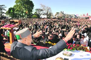 Winter of content: Virbhadra Singh takes oath as the Chief minister for a record sixth time at an open-air ceremony on the Ridge at Shimla