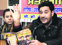 Singer Harbhajan Mann addresses mediapersons during the launch of his album Satrangi Peengh  2 in Jalandhar on Saturday. A Tribune photograph