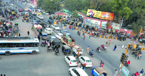 Traffic snarls outside bus stand is common. The slip road outside the bus stand has been encroached upon by auto-rickshaws