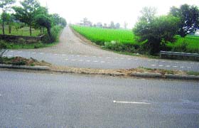 Broken dividers on the Ludhiana-Malerkotla road near Gopalpur village