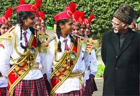 Vice-President Hamid Ansari interacting with the NCC cadets in the Republic Day Camp-2013 at Garrison Parade Ground in New Delhi on Monday