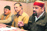 Trivendra Singh Panwar, president of the Uttarakhand Kranti Dal (P), addresses mediapersons in Dehradun on Tuesday. Tribune photo: Vinod Pundir 