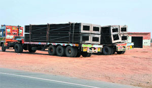 Heavy vehicles parked by the roadside are a common sight on the Dabwali road. Collision with stationary trucks have been reported here many times.