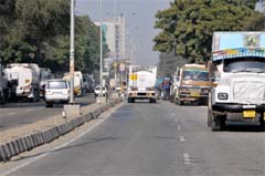 Trucks moving in the wrong lane are a common sight here creating the danger of collision with the other vehicles travelling on the stretch.