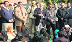 BJP leaders and workers attend a meeting at  Circuit House in Jalandhar  on Thursday. Tribune Photo : Malkiat Singh