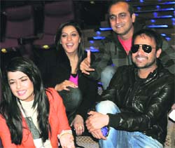 (L-R) Surveen Chawla,Neetu Singh,Dheeraj Rattan and Amrinder Gill.