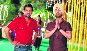 (l-R) Amrinder Gill and Diljit dosanjh