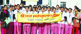 Nursing students at the door-to-door cancer survey at a rural area